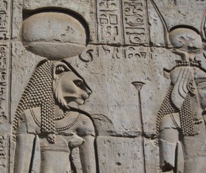 Sekhmet_en_el_vientre_de_la_diosa